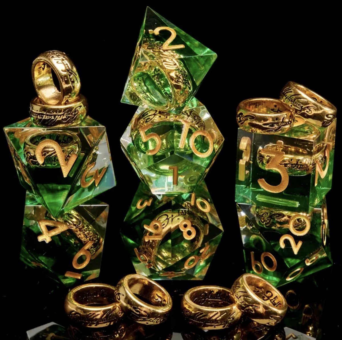 Dungeons and Dragons Dobbelsteen set Groen met Ring in de Stenen