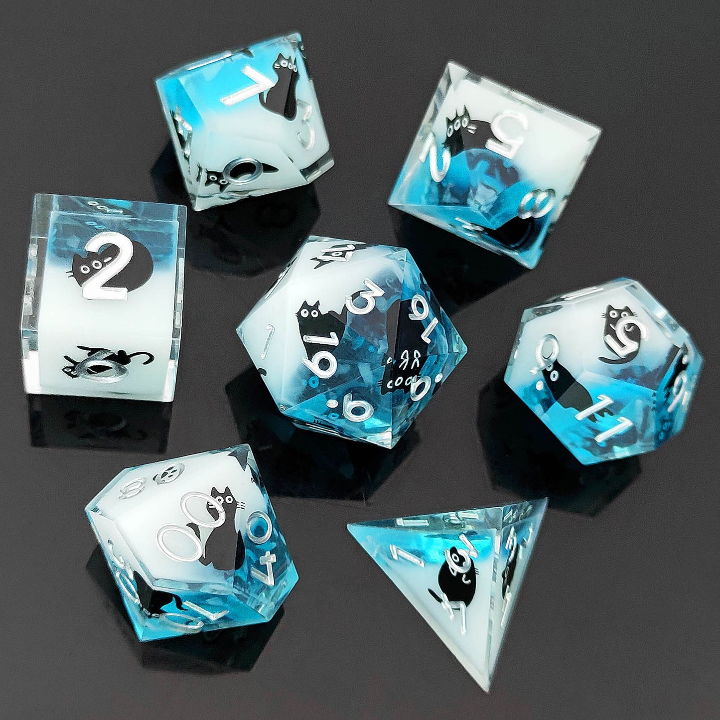 7 delige Resin Dice Set “Blue Kitten"