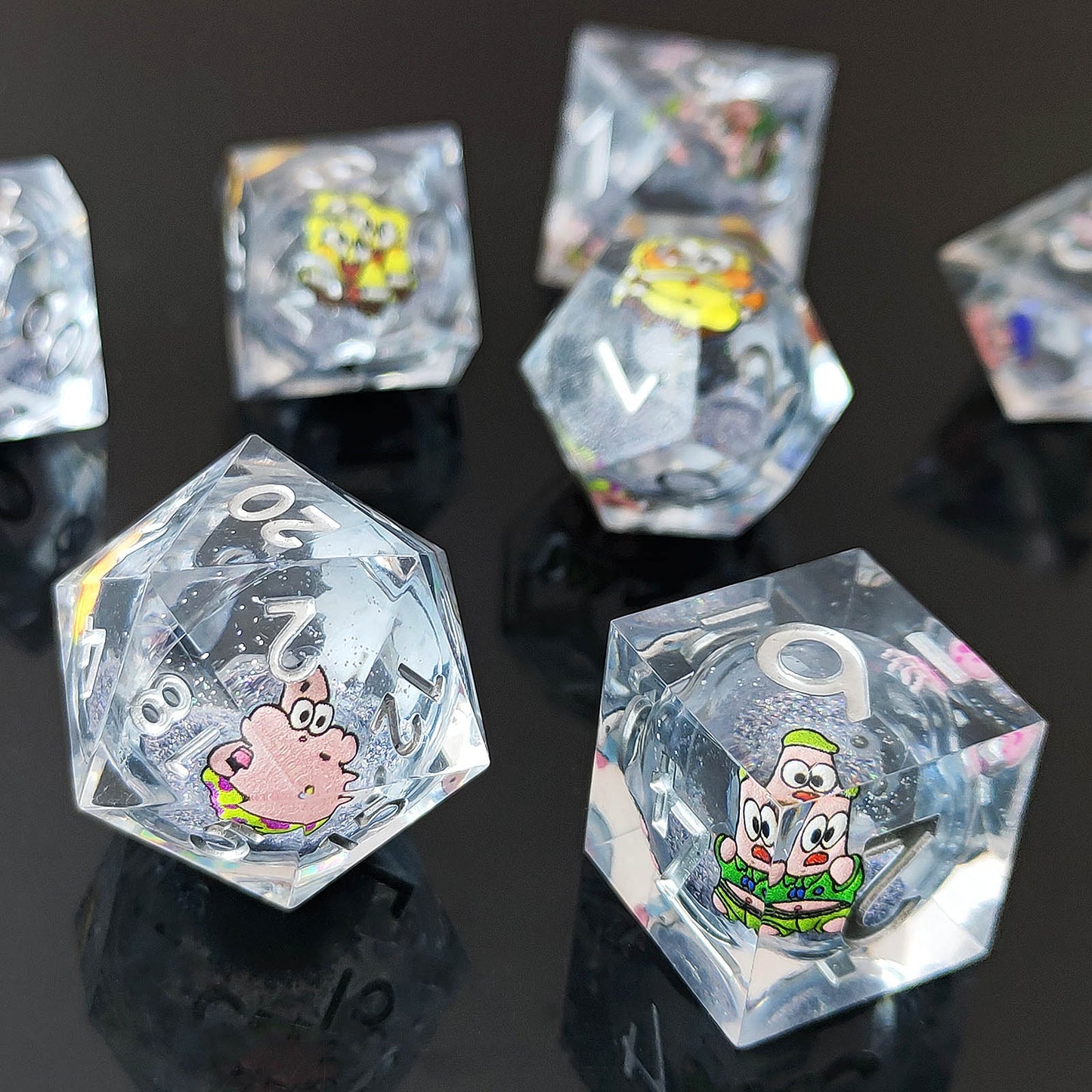 Spongebob Squarepants Liquid Core Dice Set met Zilveren Glitter