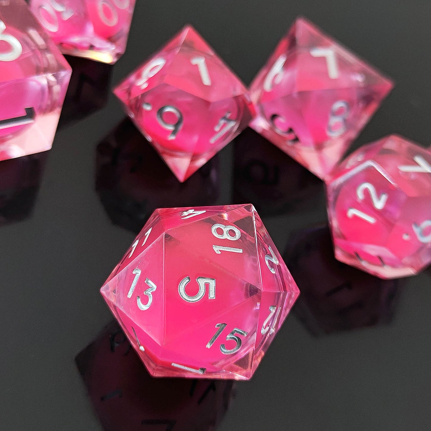 7 delige Resin Dice Set “Luminous Blossom Glow"