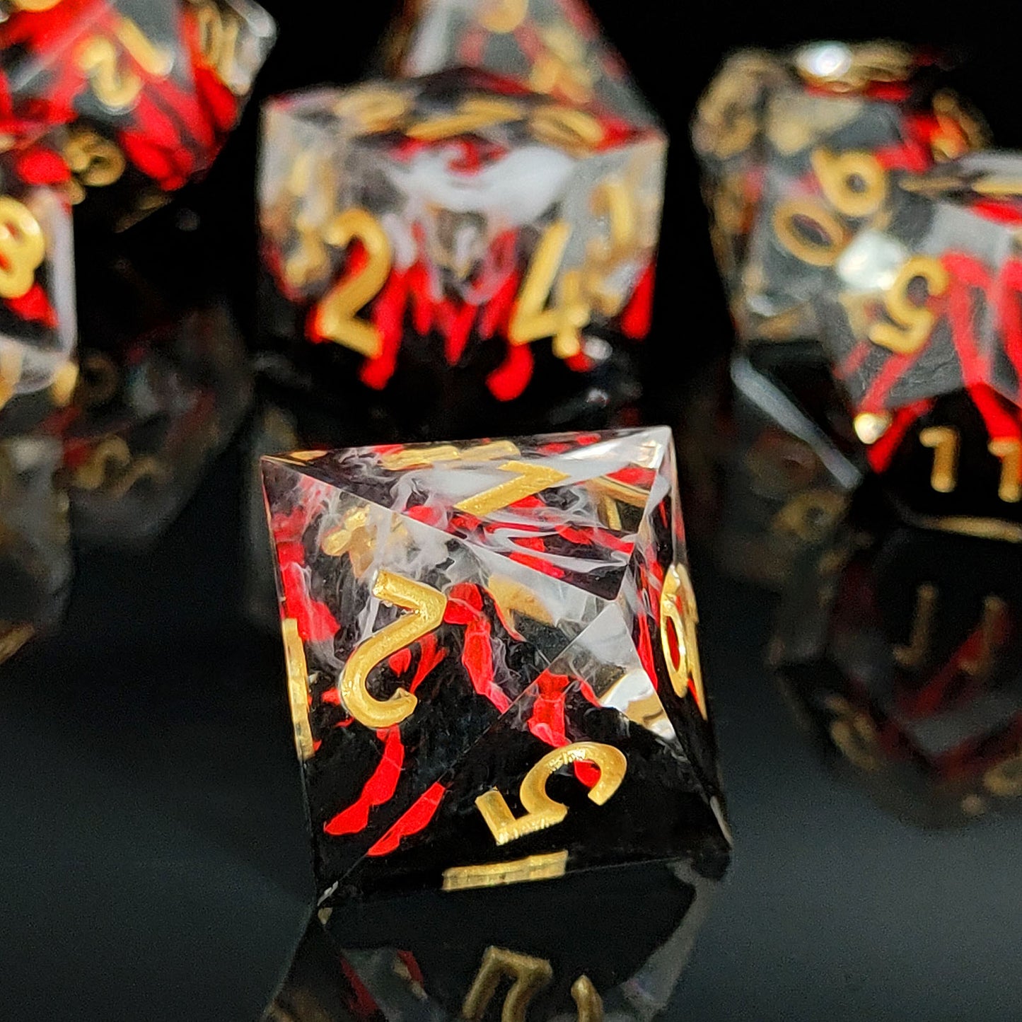7 delige Resin Dice Set “Eruption Core"