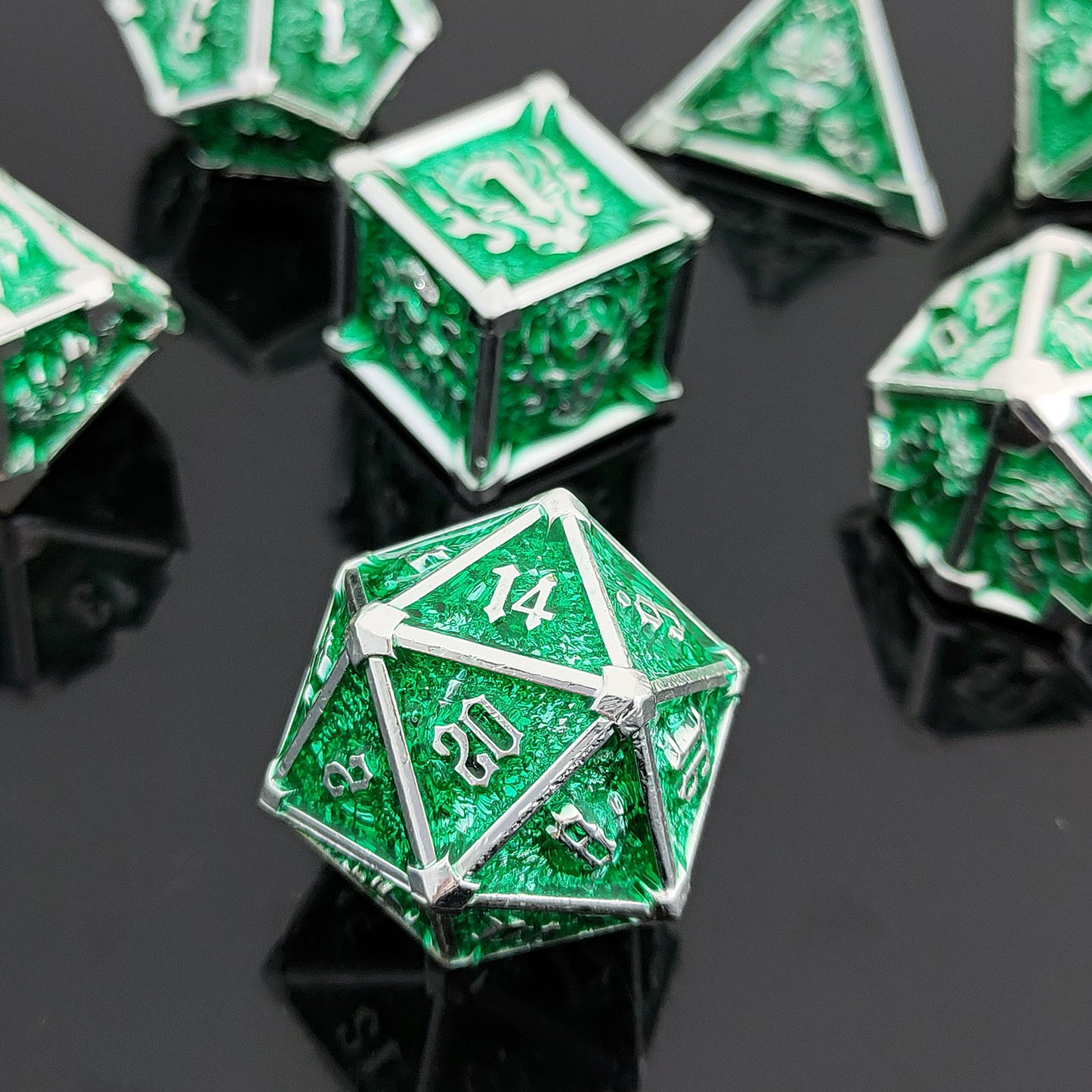 7-delige Metal Dice Set ‘Emerald Skull’