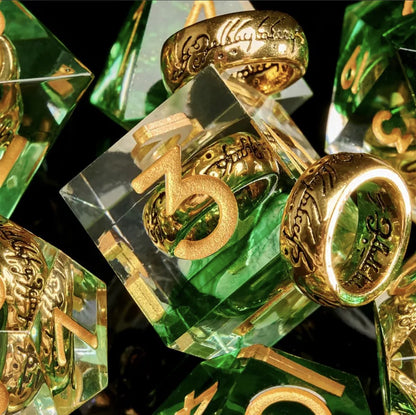 Dungeons and Dragons Dobbelsteen set Groen met Ring in de Stenen