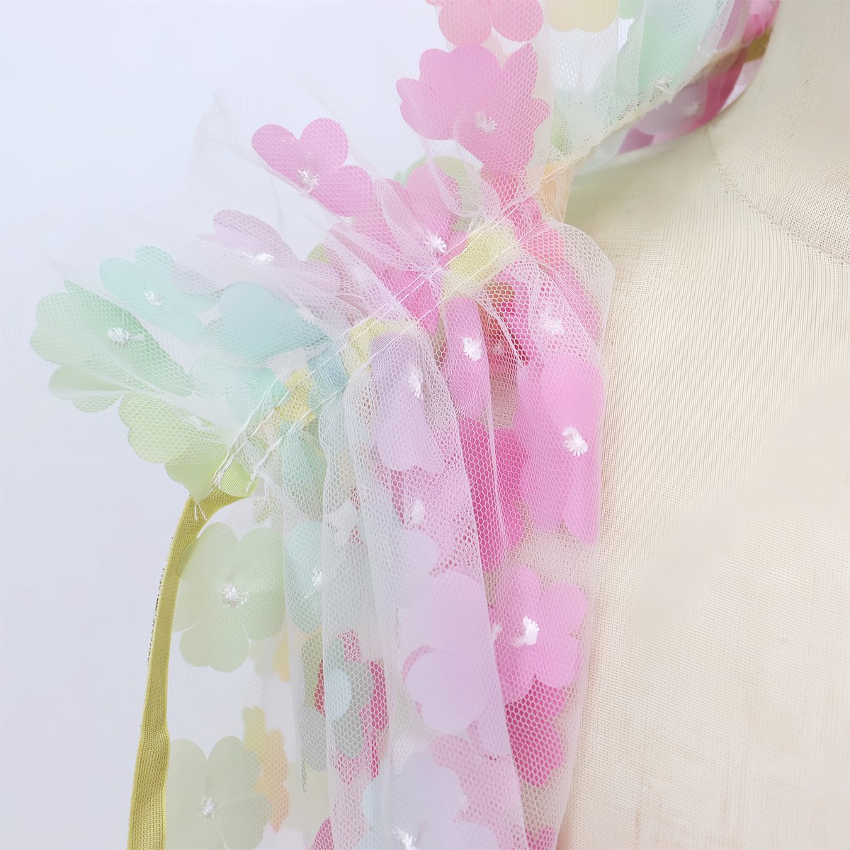 Luxe Verkleedcape Transparant met Regenboog kleuren en Bloemen