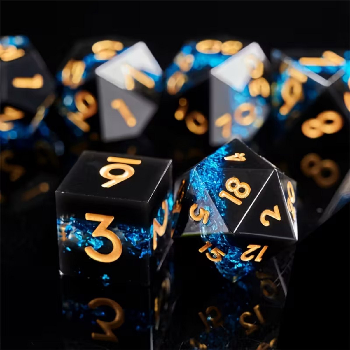 7 delige Resin Dice Set “Blue Shards”