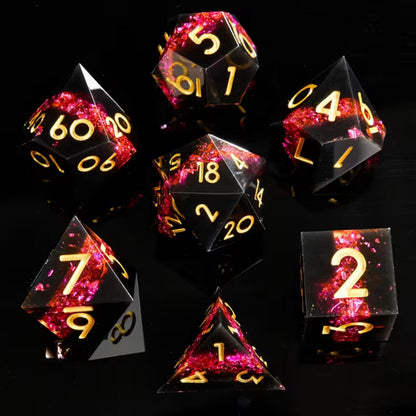 7 delige Resin Dice Set “ Magenta Shards”