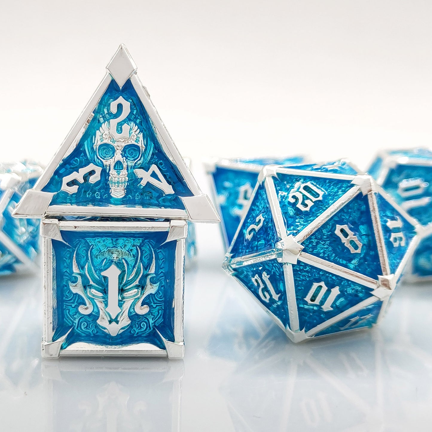 7-delige Metal Dice Set – “Frostbite” (Blauw met Zilver)