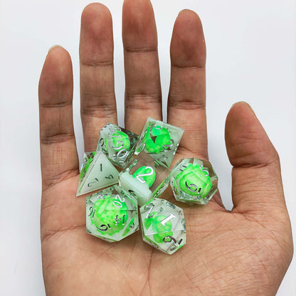 7 delige Resin Dice Set “Dragon Egg – Emerald Hatchling"