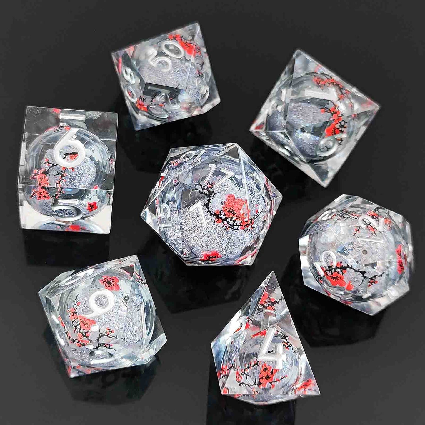 7 delige Resin Liquid Core Dice Set “Silver Sakura Dream"
