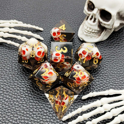 7 delige Resin Dice Set “Obsidian Skulls"