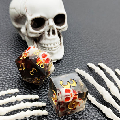 7 delige Resin Dice Set “Obsidian Skulls"
