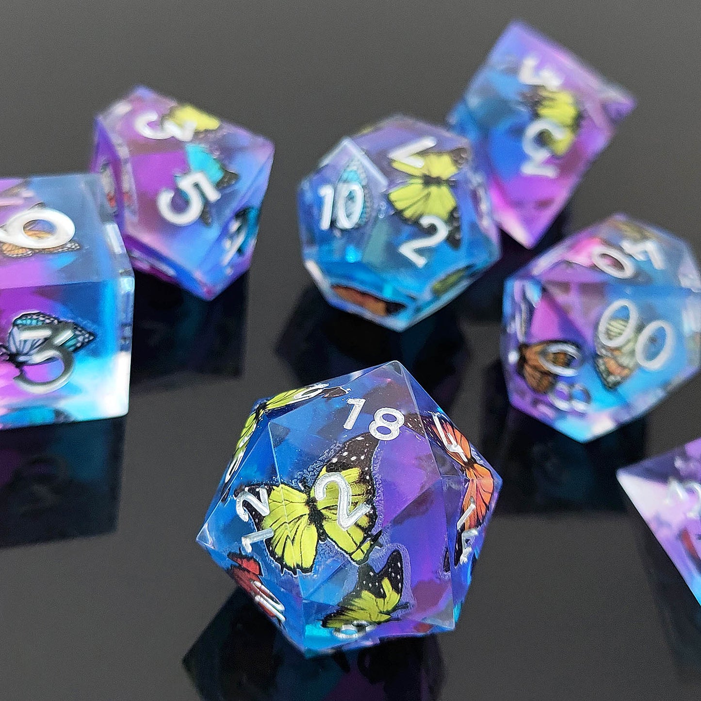 7 delige Resin Dice Set “Blue Butterfly"