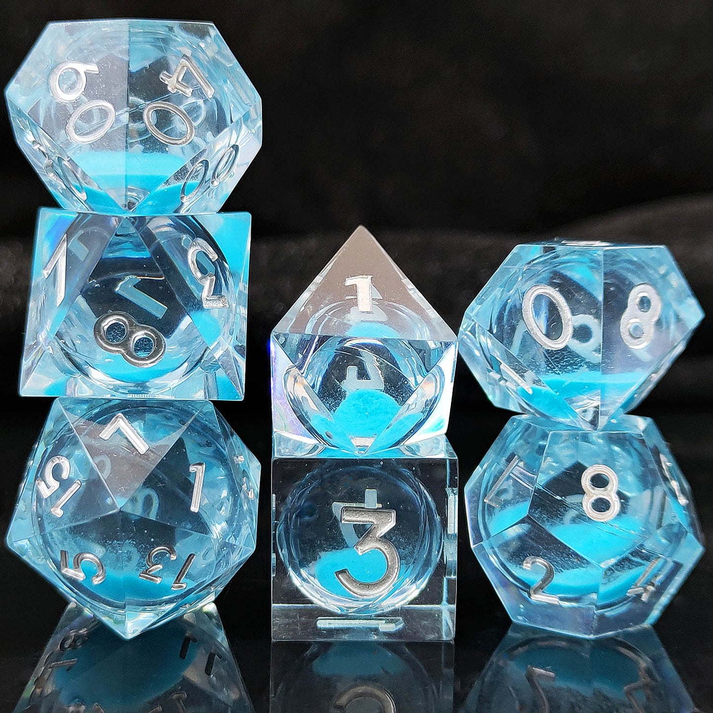 7 delige Resin Dice Set “Luminous Ocean Glow"