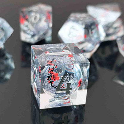 7 delige Resin Liquid Core Dice Set “Silver Sakura Dream"