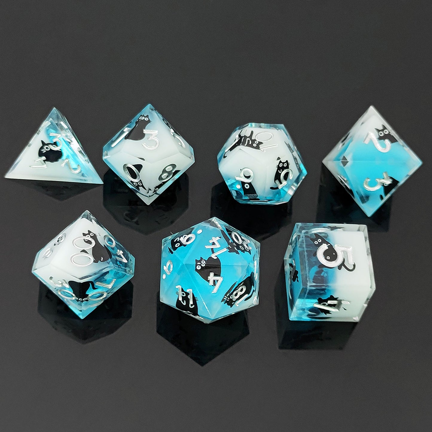 7 delige Resin Dice Set “Blue Kitten"