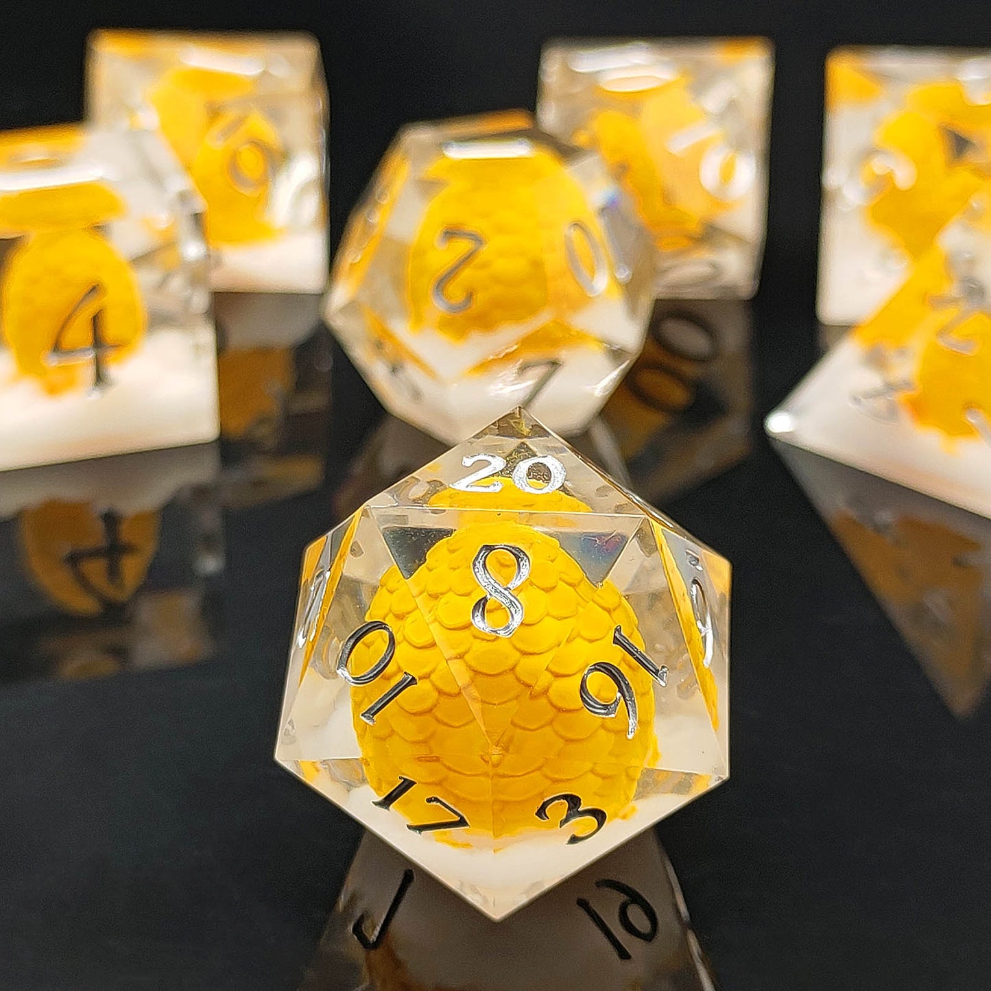 7 delige Resin Dice Set “Dragon Egg – Solar Hatchling"