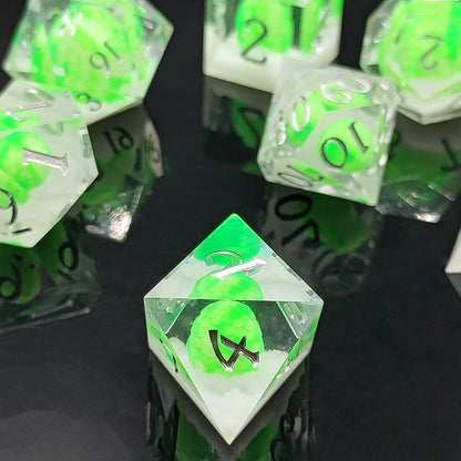 7 delige Resin Dice Set “Dragon Egg – Emerald Hatchling"
