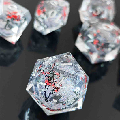 7 delige Resin Liquid Core Dice Set “Silver Sakura Dream"