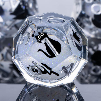 7 delige Liquid Core Resin Dice Set "Mystic Cat Silver"