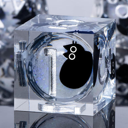 7 delige Liquid Core Resin Dice Set "Mystic Cat Silver"