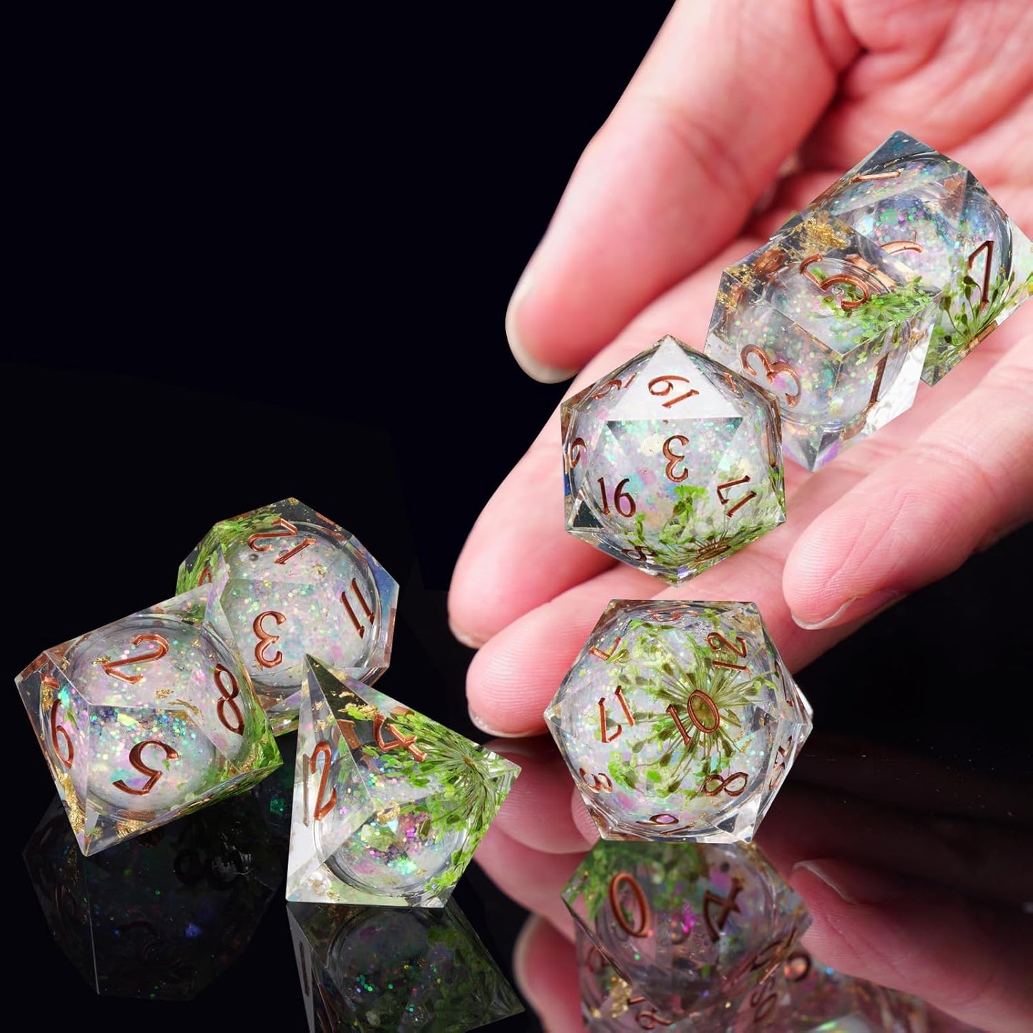 7 delige Liquid Core Resin Dice Set "Verdant Grove"
