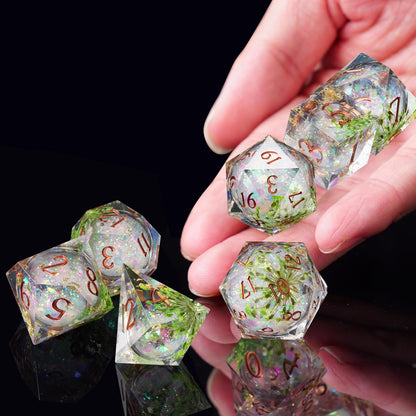 7 delige Liquid Core Resin Dice Set "Verdant Grove"