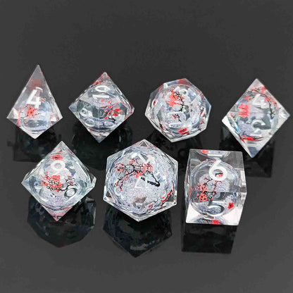 7 delige Resin Liquid Core Dice Set “Silver Sakura Dream"