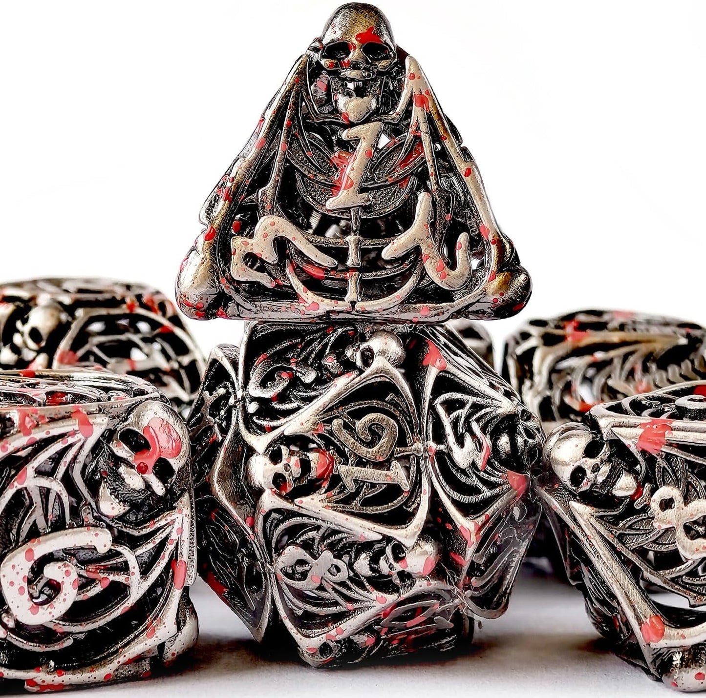 7 delige Metal Dice Set “Gravebone Silverblood”