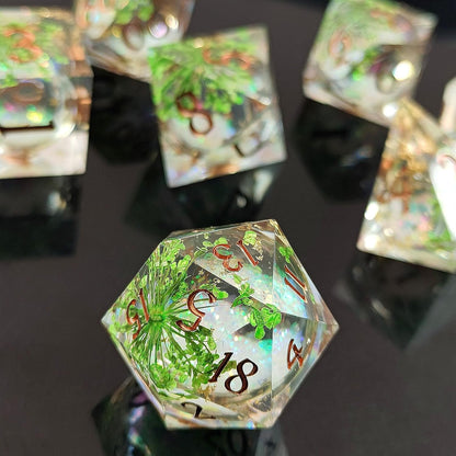 7 delige Liquid Core Resin Dice Set "Verdant Grove"