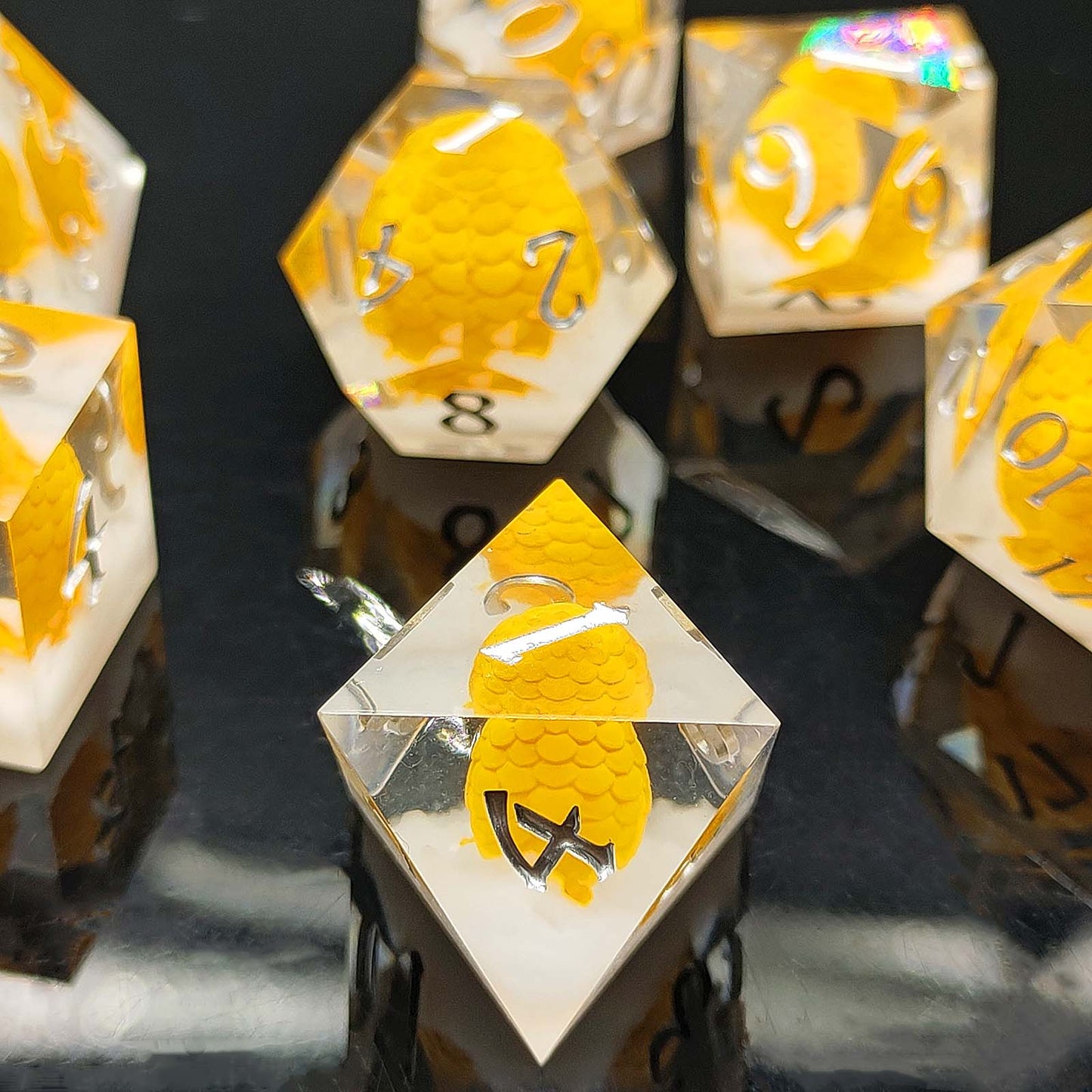 7 delige Resin Dice Set “Dragon Egg – Solar Hatchling"