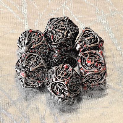 7 delige Metal Dice Set “Gravebone Silverblood”