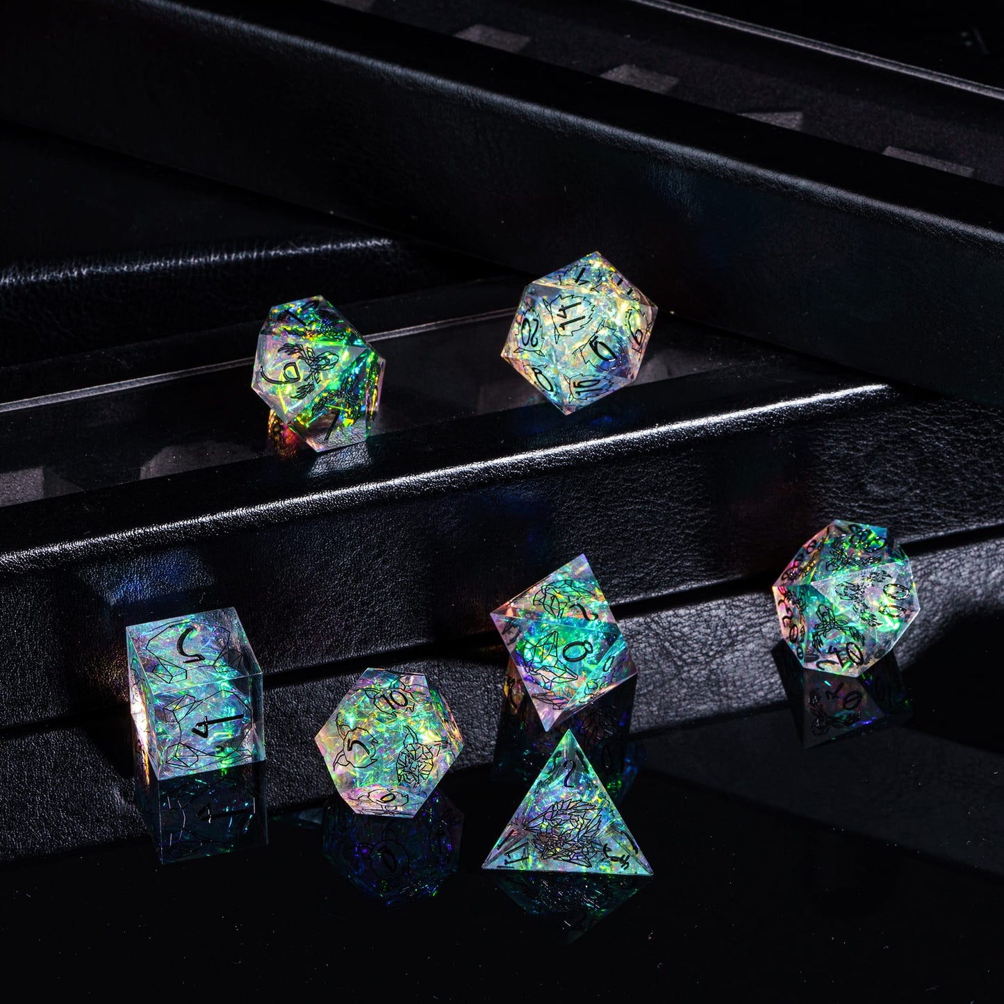 7 delige Resin Dice Set "Holographic Spirit Beast"