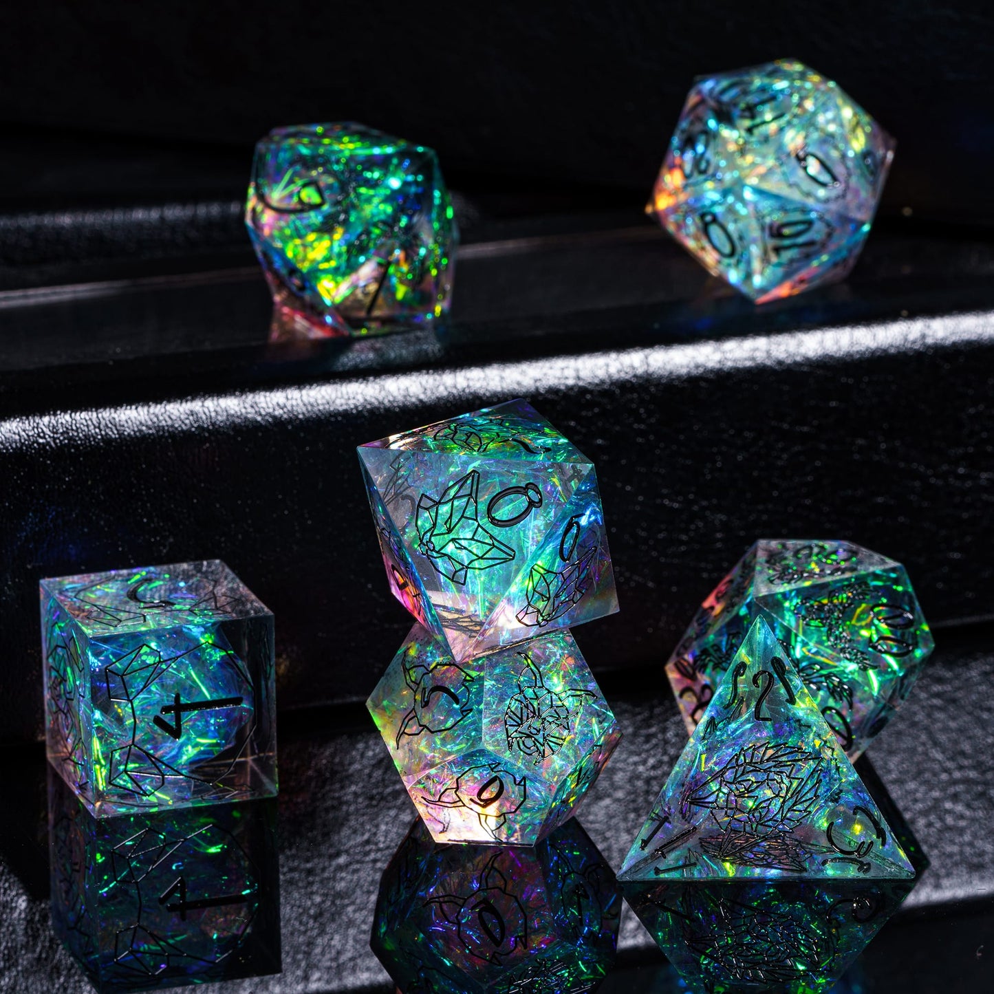 7 delige Resin Dice Set "Holographic Spirit Beast"