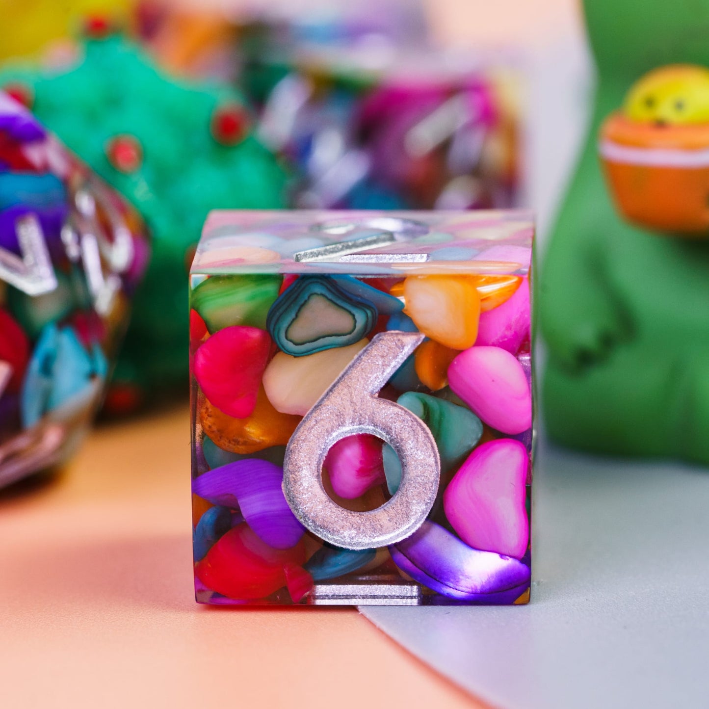 7 delige Resin Dice Set “Rainbow Gemstone"