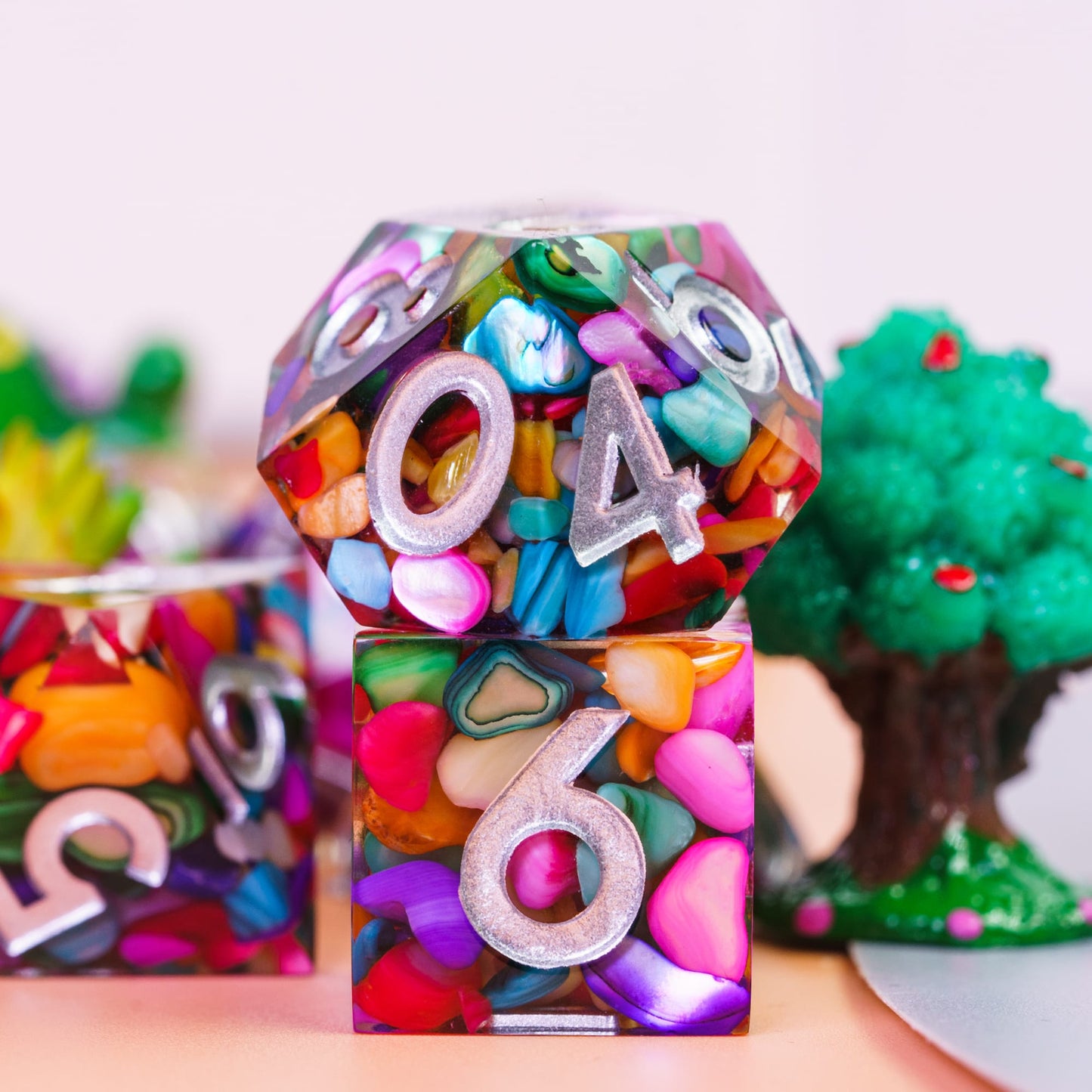 7 delige Resin Dice Set “Rainbow Gemstone"