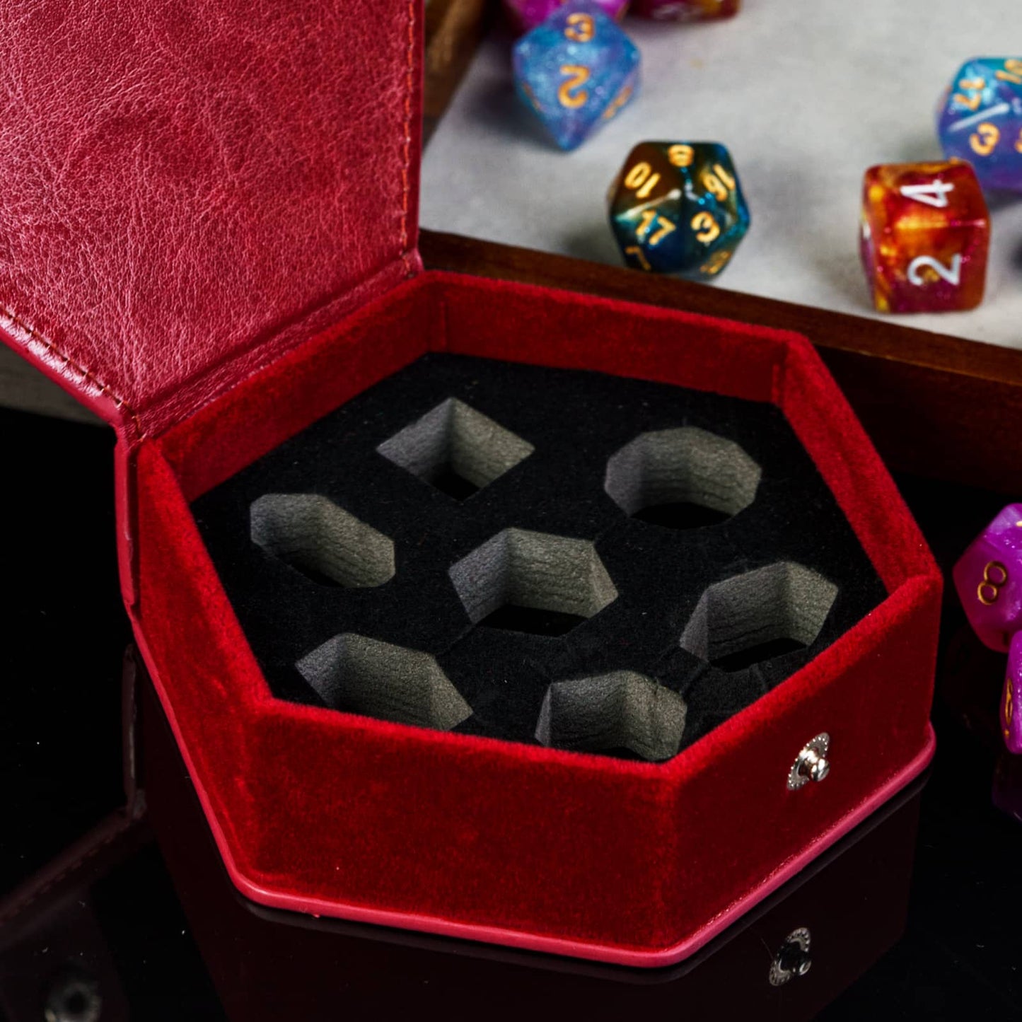 Dobbelsteen Bewaardoos – Bruin Faux Leer | Voor Dungeons & Dragons Dobbelstenen (7-Delige Set)