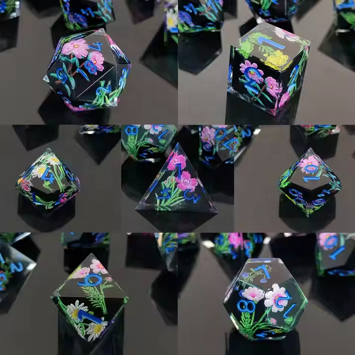 7 delige Resin Dice Set “Midnight Bloom”