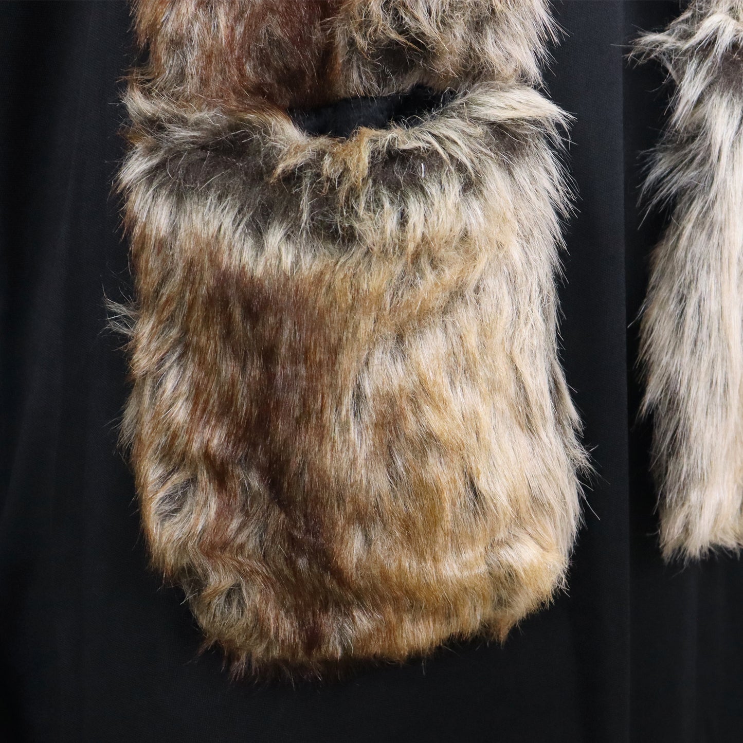 Faux Fur Berenmuts met Pootprint & Handwarmers