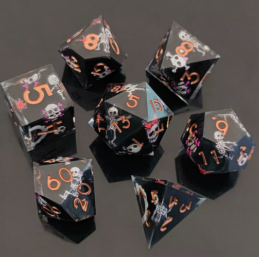 7 delige Resin Dice Set “Bone Jester”