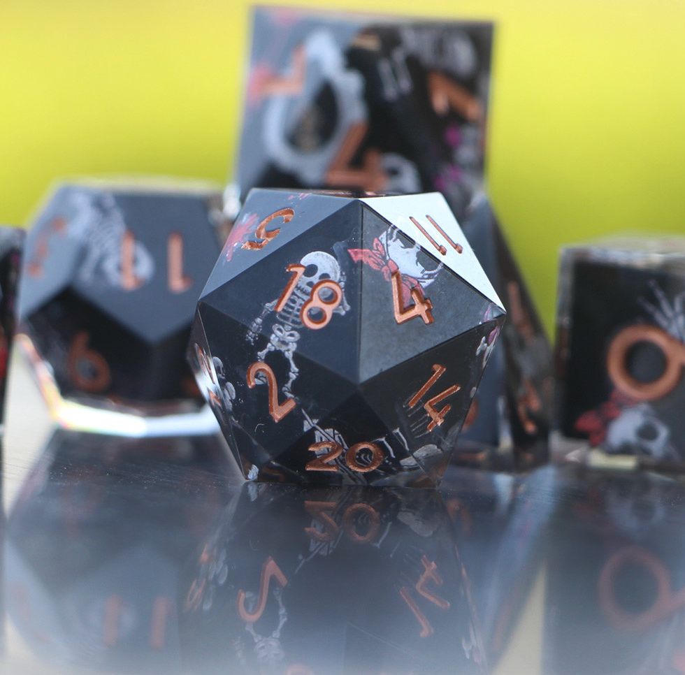 7 delige Resin Dice Set “Bone Jester”