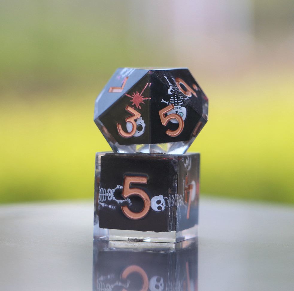 7 delige Resin Dice Set “Bone Jester”