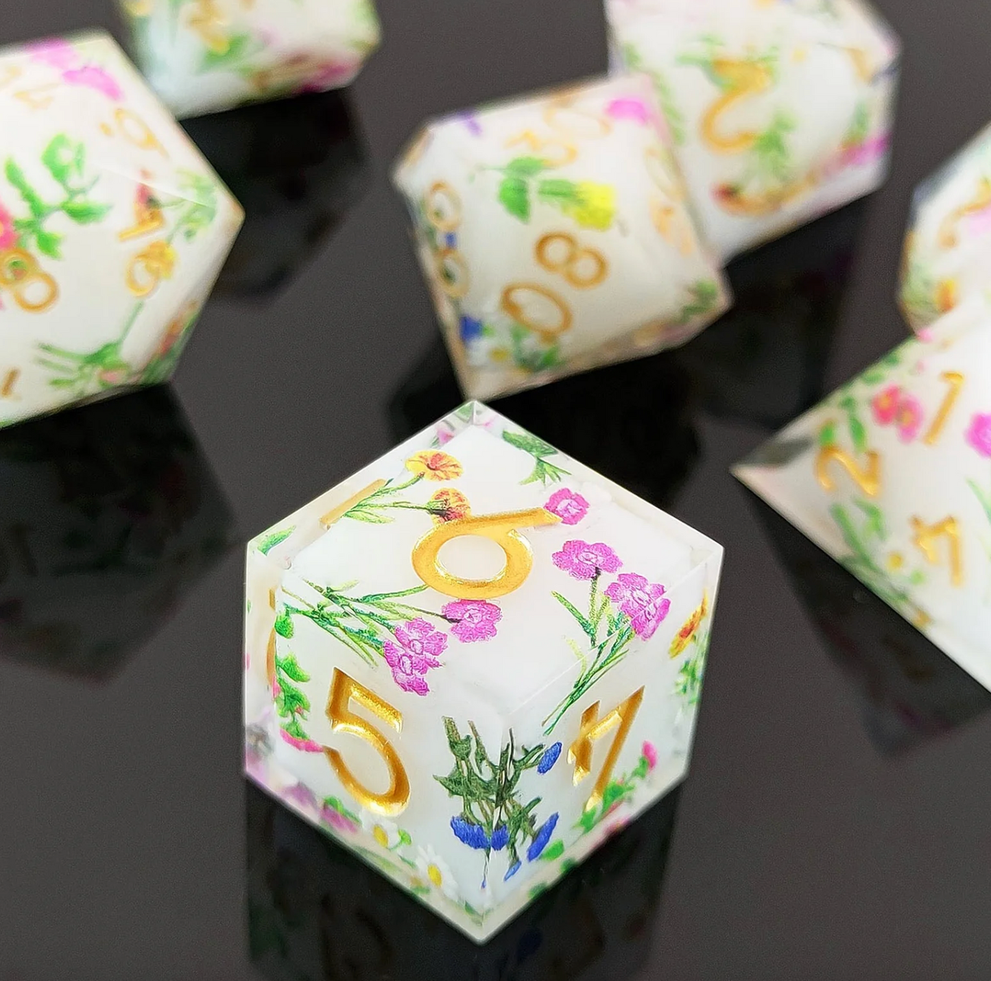7 delige Resin Dice Set “Blossom Meadow”