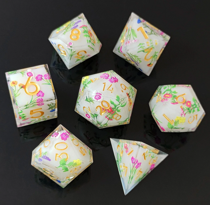 7 delige Resin Dice Set “Blossom Meadow”