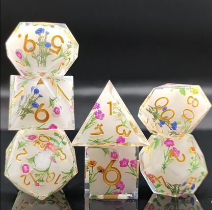 7 delige Resin Dice Set “Blossom Meadow”