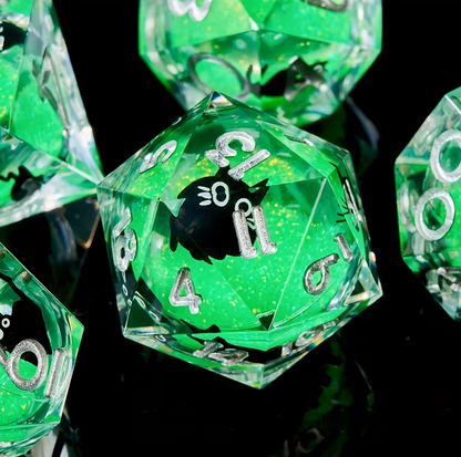 7 delige Liquid Core Resin Dice Set "Mystic Cat Green"