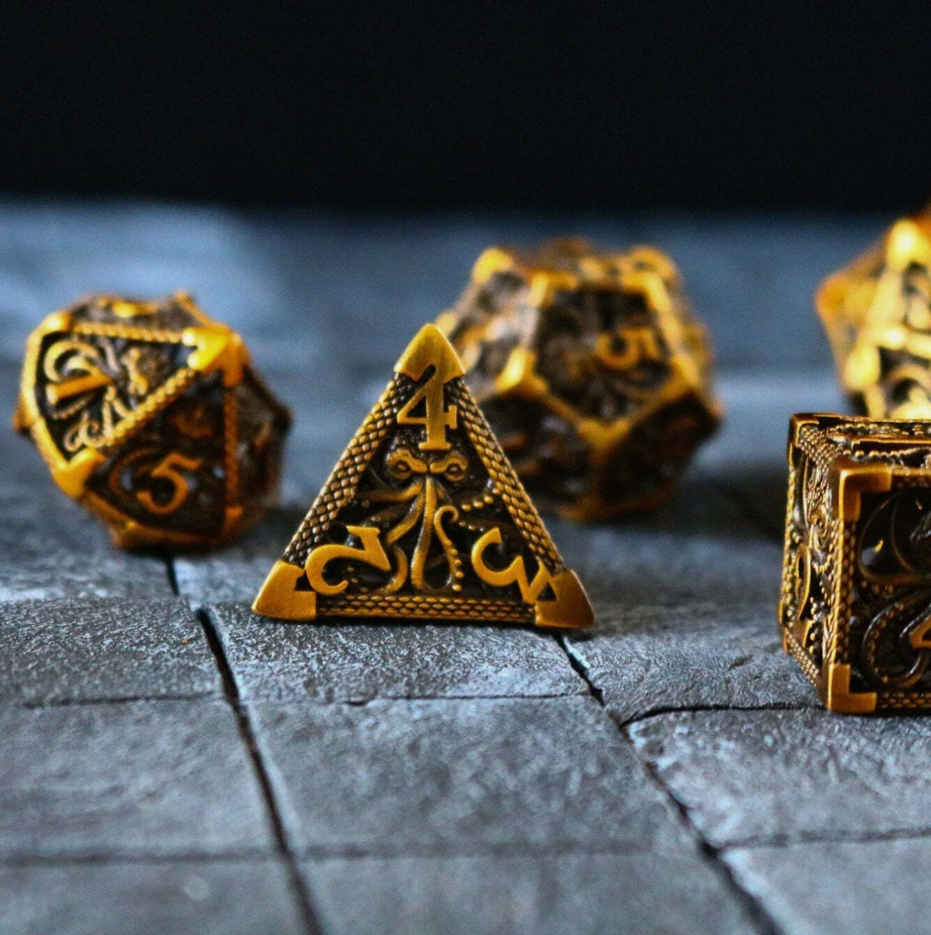 7 delige Metal Dice Set “Abyssal Octopus Gold”