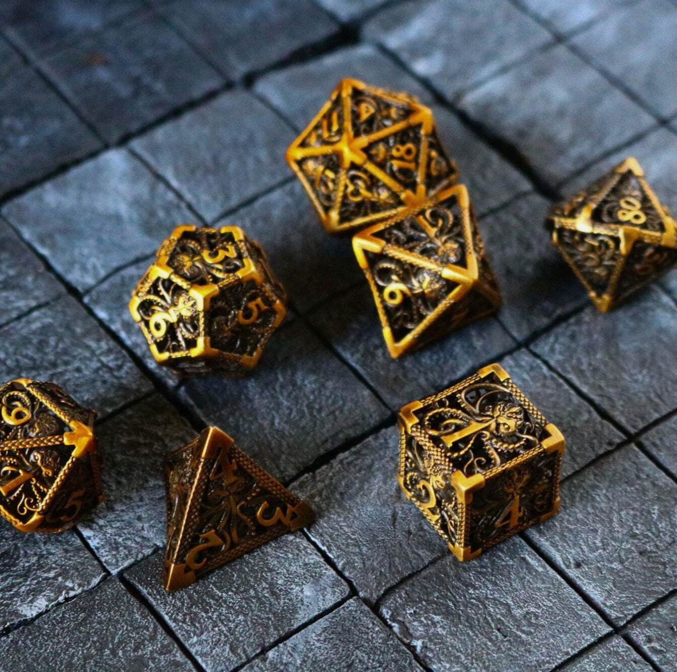 7 delige Metal Dice Set “Abyssal Octopus Gold”