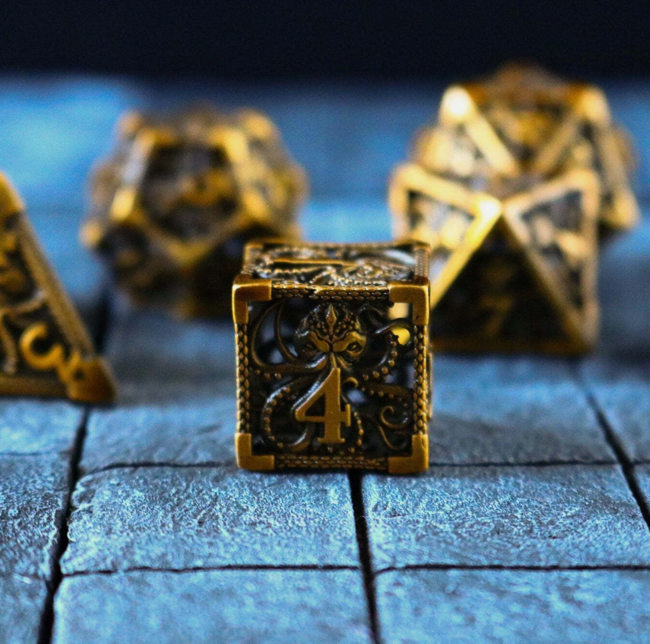 7 delige Metal Dice Set “Abyssal Octopus Gold”