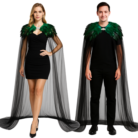 Zwarte Luxe Dramatische Cape met groene Verenkraag en broche