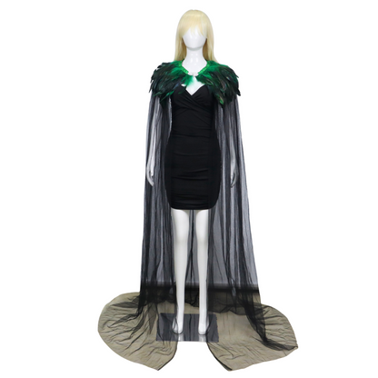 Zwarte Luxe Dramatische Cape met groene Verenkraag en broche